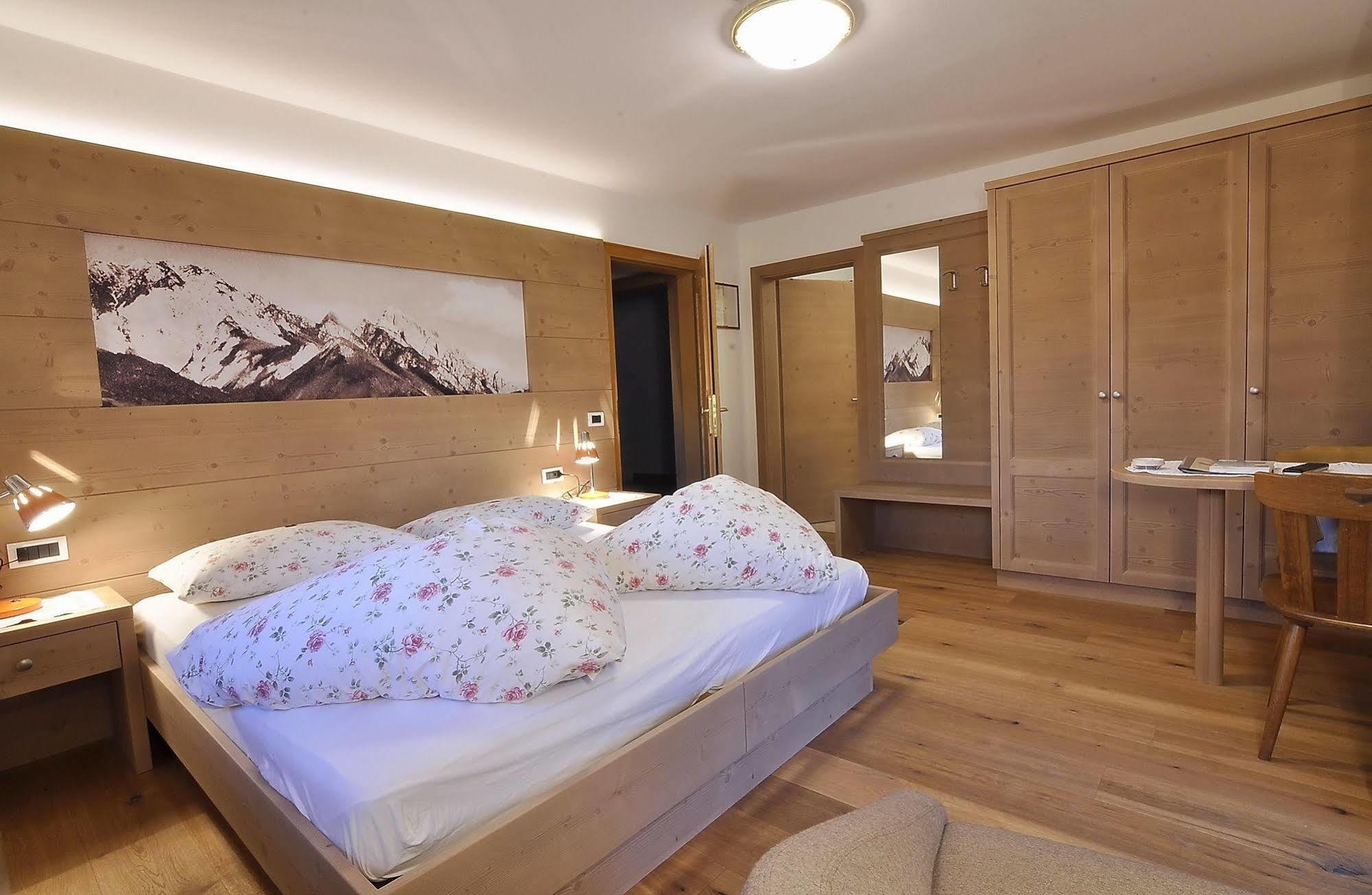 סן ויג'יליו די מרבה Hotel Monte Paraccia מראה חיצוני תמונה